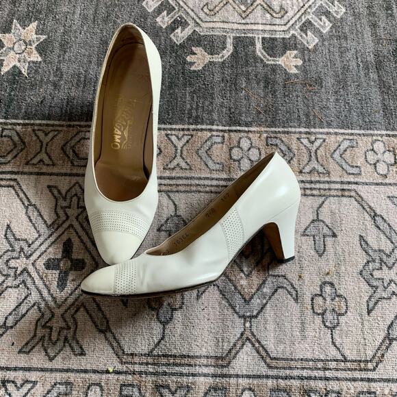 Salvatore Ferragamo Shoes - Vintage Salvatore Ferragamo White Pumps Size 7.5